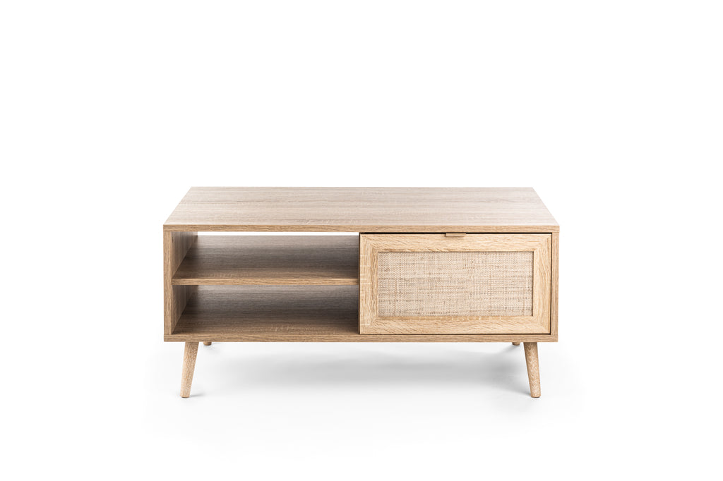 Eikenhouten salontafel met twee open planken en een geweven schuifdeur, staand op vier taps toelopende poten.