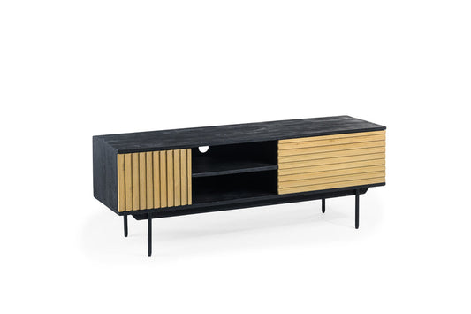 Zwart tv-meubel met houten lamellen deuren, open plank, minimalistisch ontwerp en slanke poten.