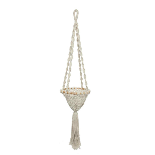 Elegante macramé hangmand met vlechtwerk en franjes in natuurlijke tinten, geschikt voor planten of decoratie.