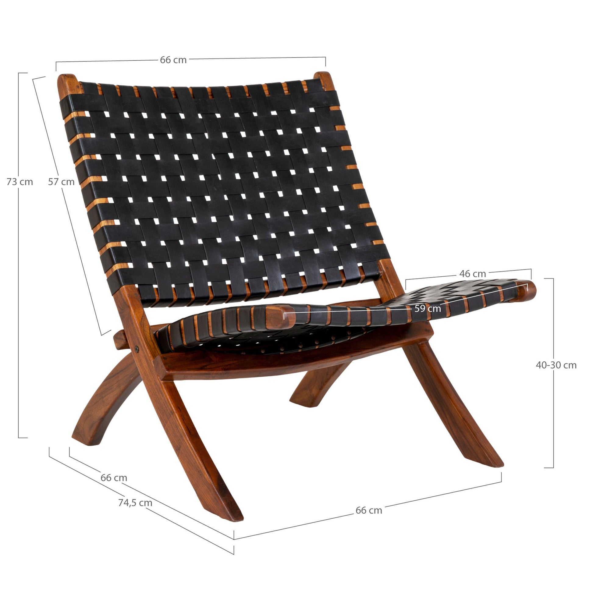 Houten loungestoel met geweven leren zitting in zwart, afmetingen genoteerd: 73x74,5x66 cm (HxBxD).