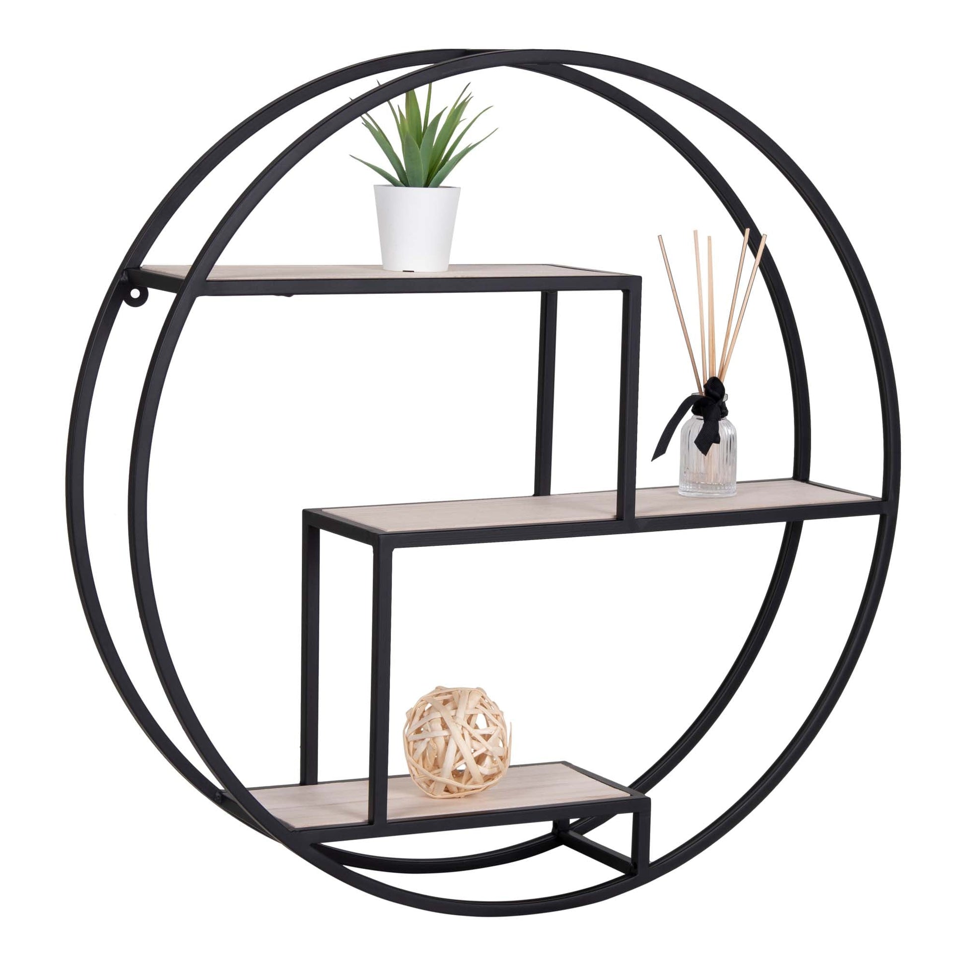 Rond metalen wandrek met drie planken, versierd met een plant in pot, geurstokjes en een decoratiebal.