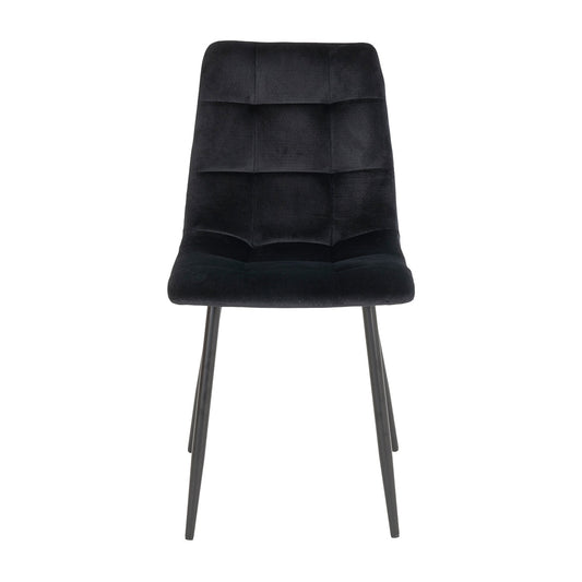 Zwarte fluwelen stoel met gewatteerde rugleuning en slanke metalen poten, moderne en elegante uitstraling.