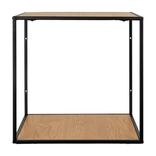 Kubusvormige open kast met zwart metalen frame en licht houten plank, minimalistisch ontwerp.