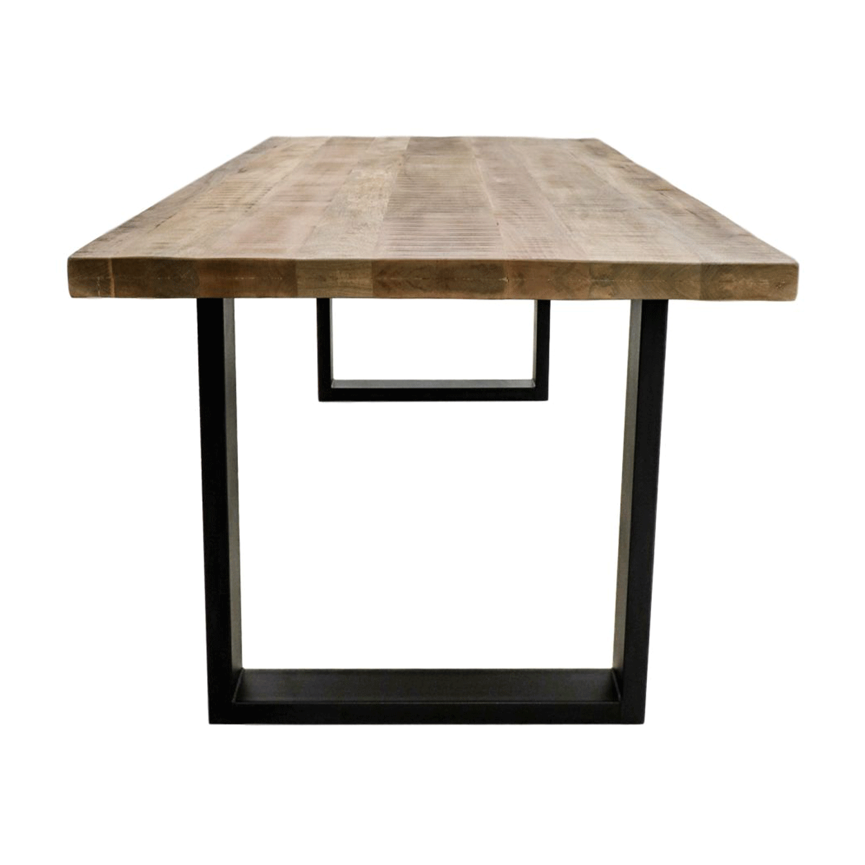 Rechthoekige houten tafel met metalen U-vormige poten, weergegeven in een moderne minimalistische stijl.
