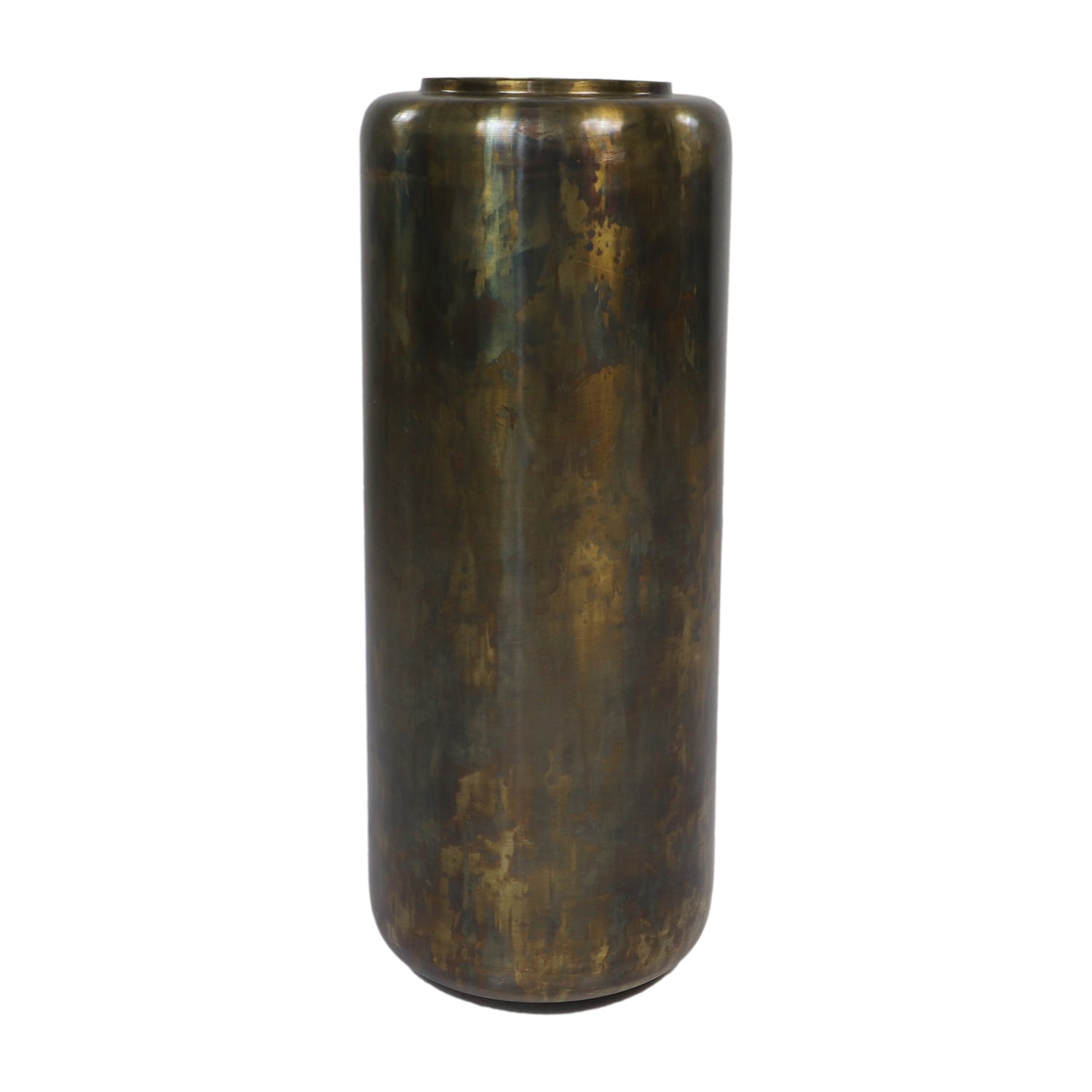 Cilindervormige metalen vaas met een verweerde, bronzen afwerking, straalt een vintage sfeer uit.