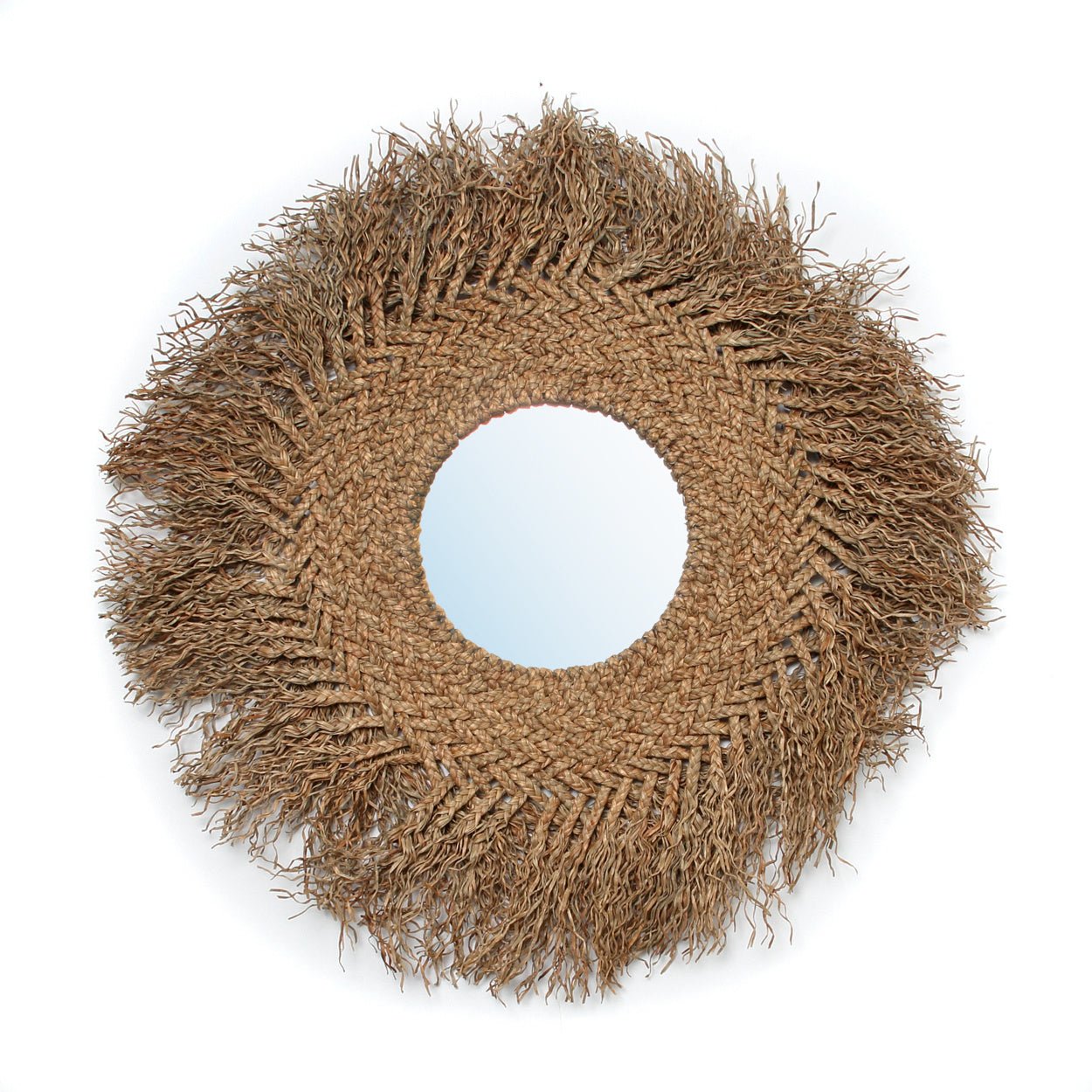 Ronde spiegel met gevlochten, beige touwframe, omgeven door speelse, loshangende vezels.