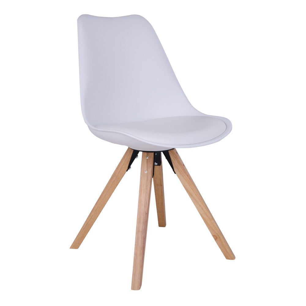 Witte kunststof stoel met elegante rondingen en licht houten poten, minimalistisch en modern ontwerp.