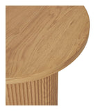 Close-up van tafelblad in warme houtlook van House Nordic Boavista bijzettafel, MDF-toplaag met subtiele nerfpatronen.