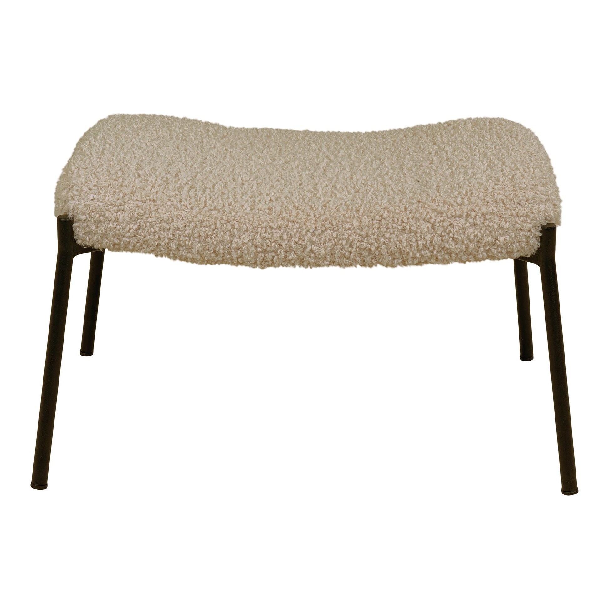 Crèmekleurige poef met zachte, wollige bekleding en zwarte metalen poten, modern interieurontwerp.