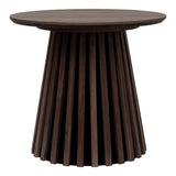 Detail van geribbeld conisch onderstel van de House Nordic Osaka bijzettafel in gerookt eikenfineer, met diepe houtnerf en matte finish