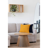 Vlak toont natuurlijk eikenfineer van de House Nordic Osaka salontafel, fijne houtnerf en matte afwerking op MDF onderlaag.