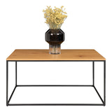 Zwart stalen frame van the House Nordic Vita salontafel accentueert het open, luchtige karakter van dit lichte model