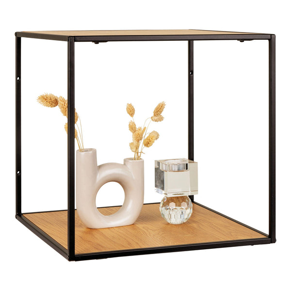 House Nordic Vita wandplank met matzwart frame en houtlook plank, gecombineerd met vaas en kaarsenhouder aan de muur