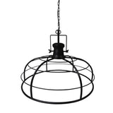 Industriële hanglamp met een zwarte, draadframe kap en kettingophanging tegen een witte achtergrond.