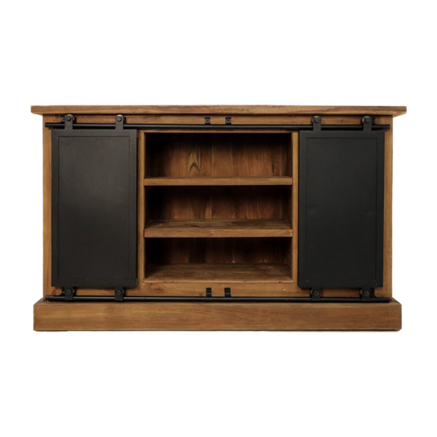 Houten dressoir met zwarte schuifdeuren en zichtbare planken, industrieel design, rustieke uitstraling.