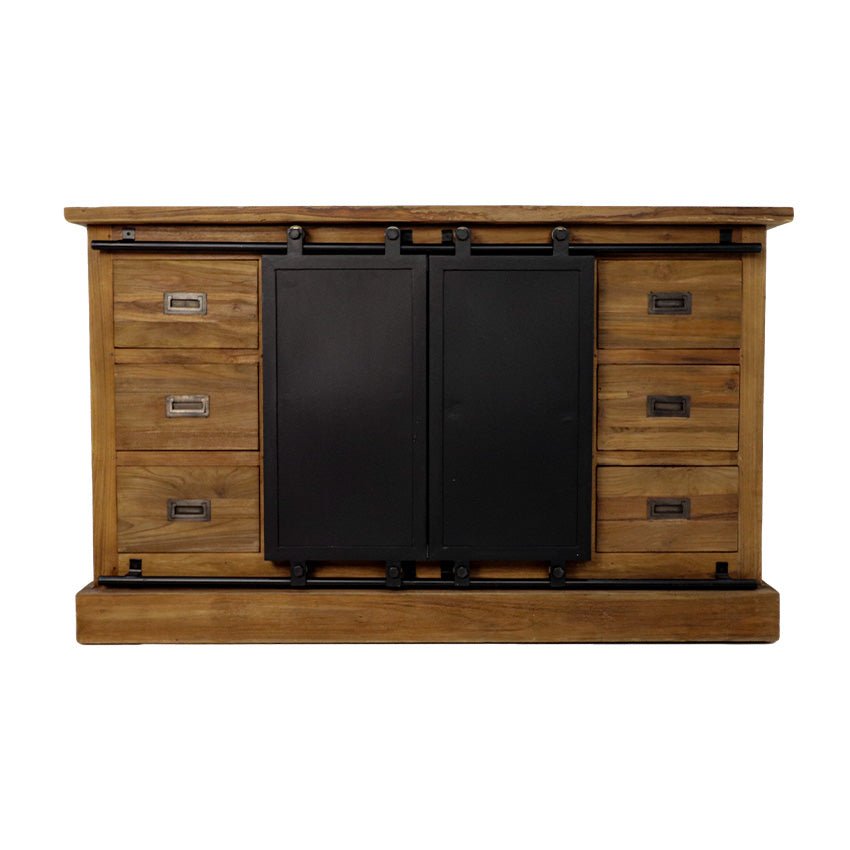 Houten dressoir met zes laden en twee zwarte schuifdeuren, robuust en industrieel ontwerp.