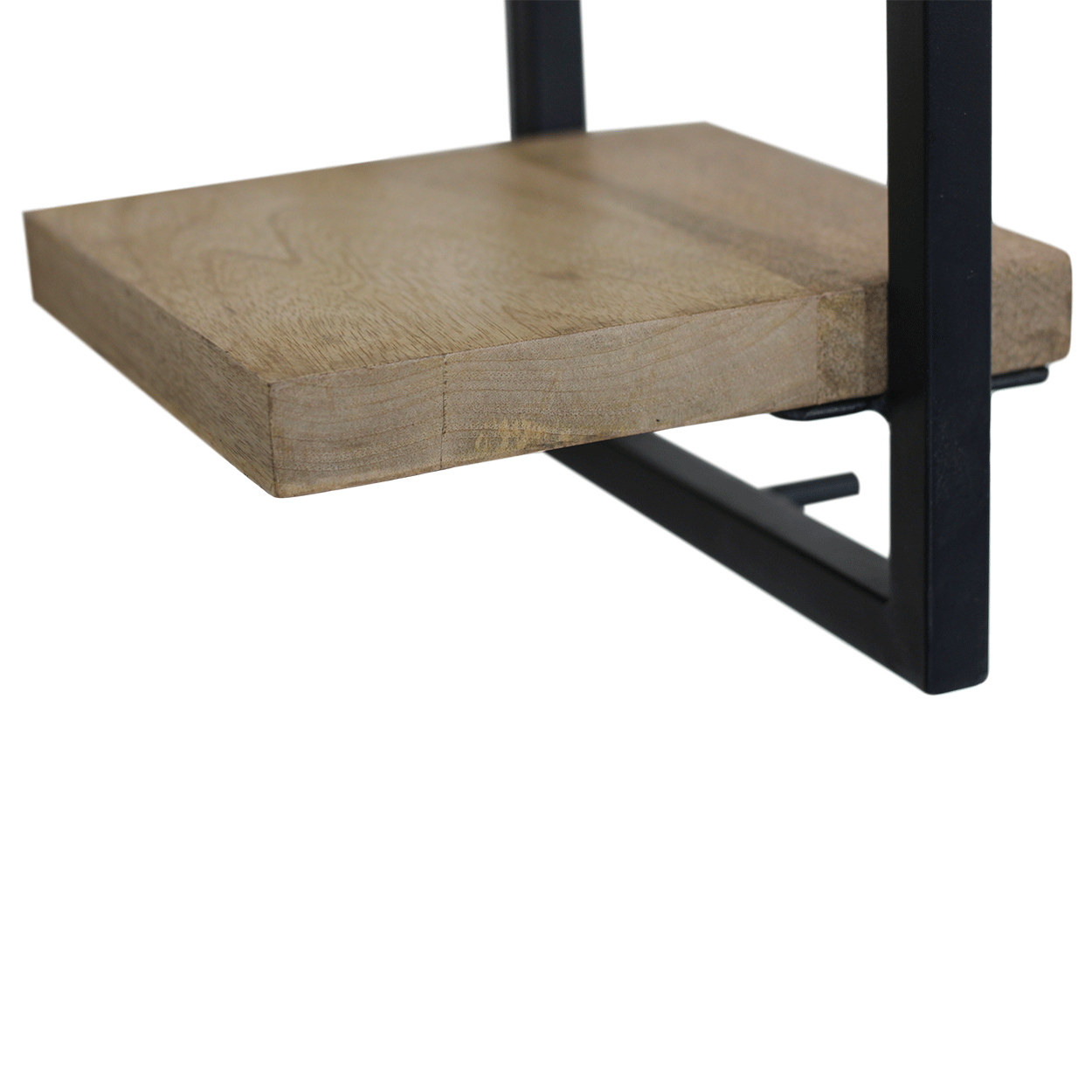 Houten plank op een zwart metalen frame, minimalistisch design met natuurlijke houtstructuur en strakke lijnen.