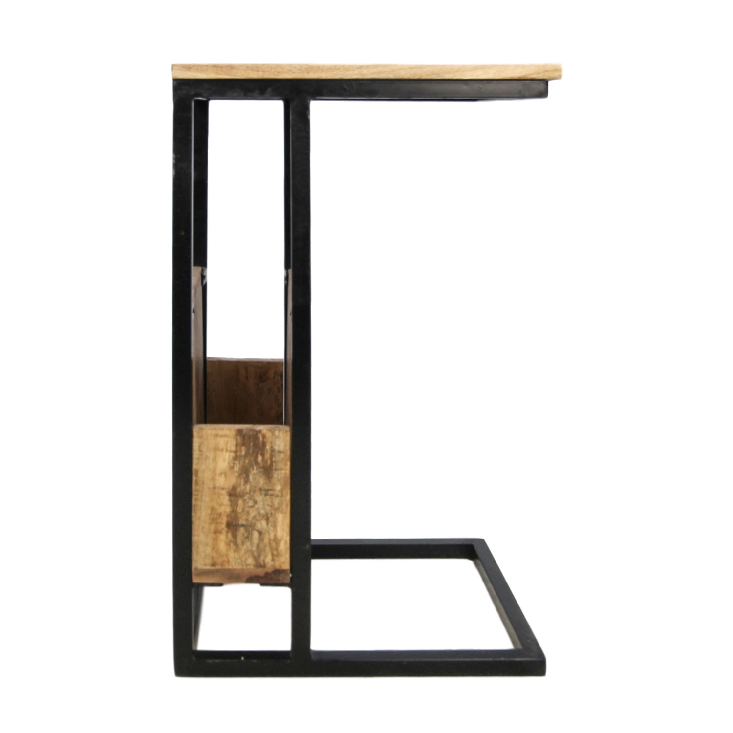 Moderne bijzettafel met een houten blad en zwart metalen frame, zichtbaar vanaf de zijkant.