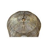 Decoratieve ronde hanglamp met goudkleurige metalen draden, modern en elegant vormgegeven.