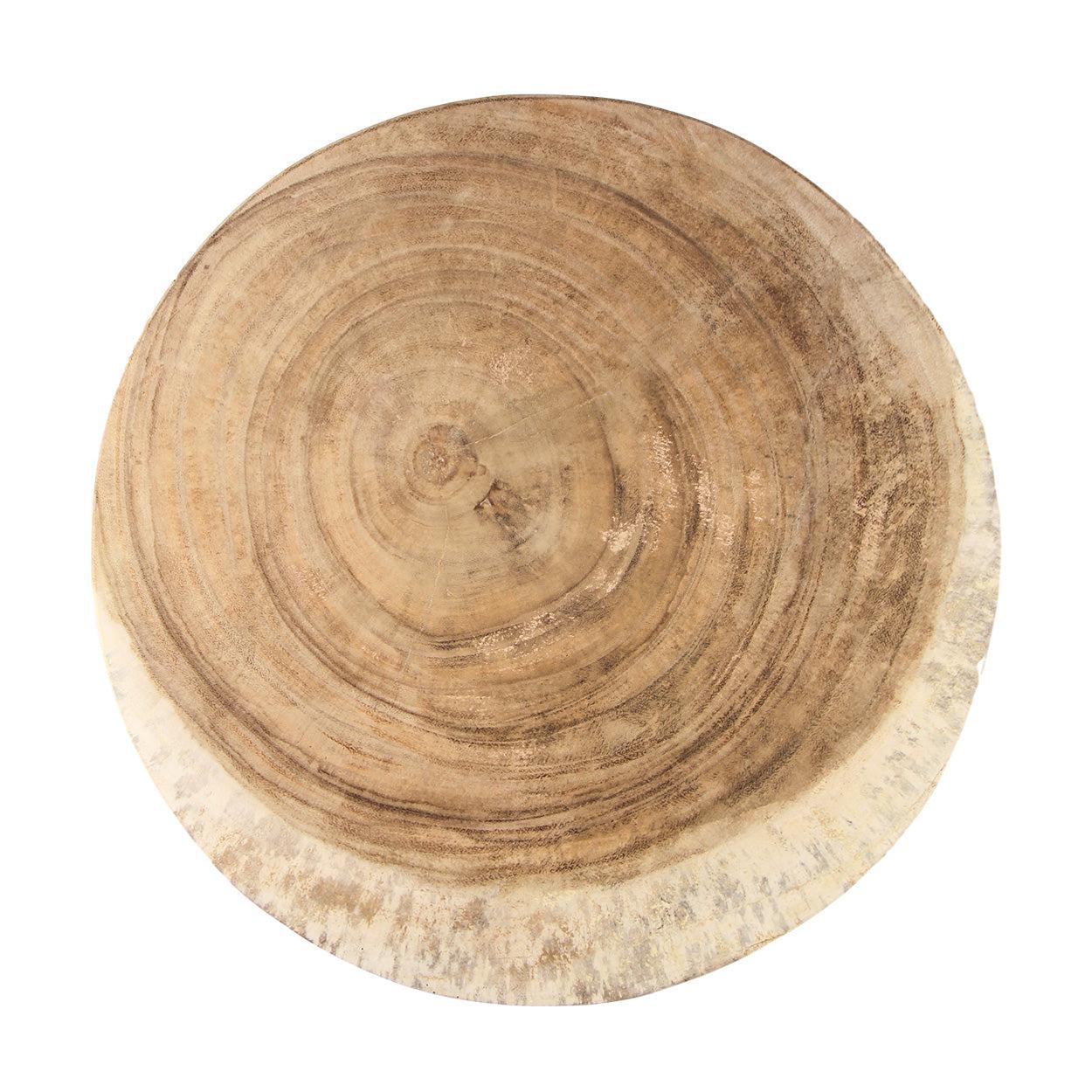 Houten boomstamschijf met natuurlijke jaarringen in zachte beige tinten, rustieke uitstraling.