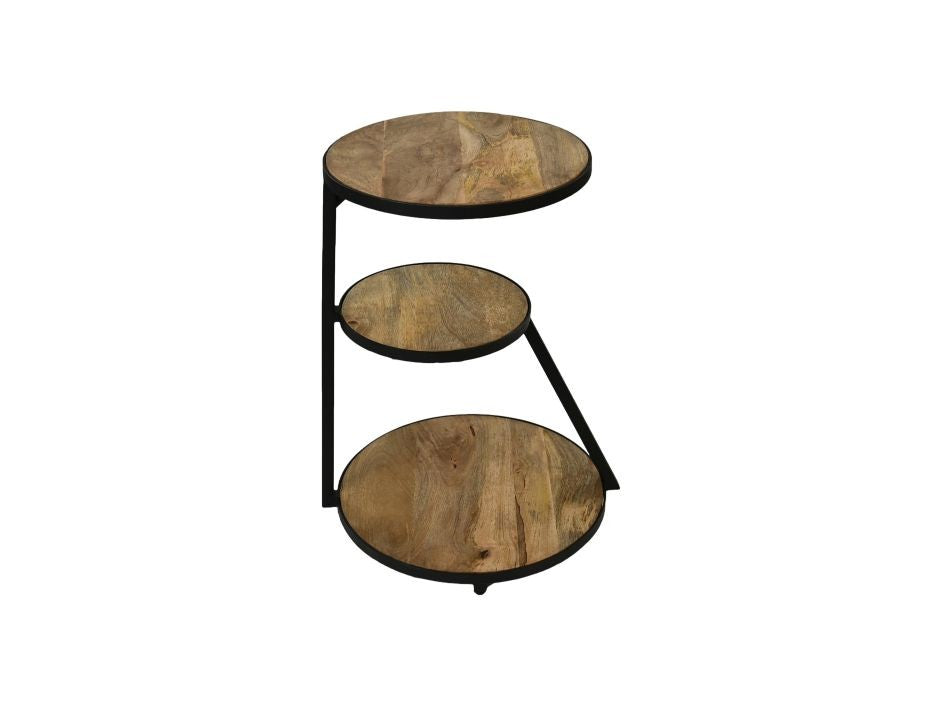 Ronde bijzettafel met drie houten planken en zwart metalen frame, minimalistisch ontwerp voor modern interieur.
